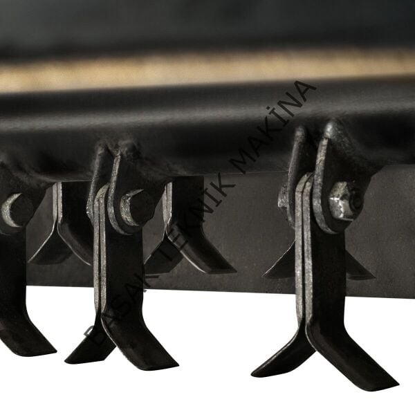 BTS 100 TR EUR5 ÇALI VE YABANİ OT PARÇALAMA MAKİNESİ PALETLİ