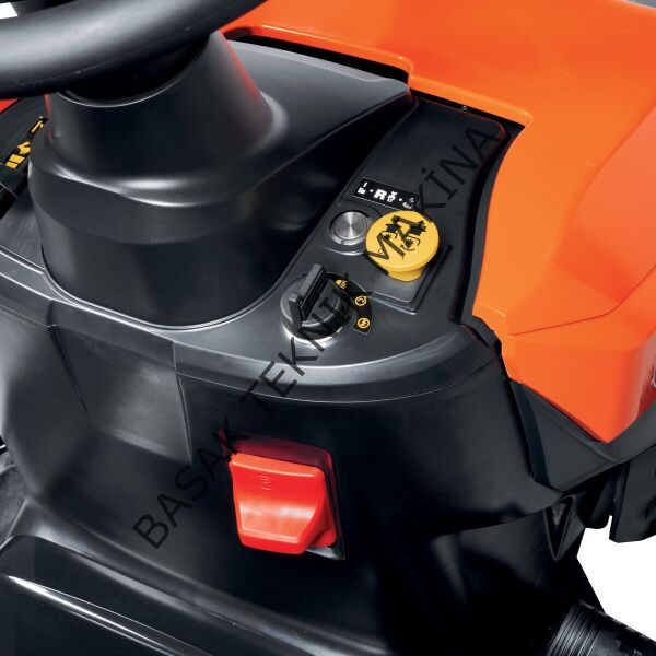 OM 102R/16 K ÇİM BİÇME TRAKTÖRÜ